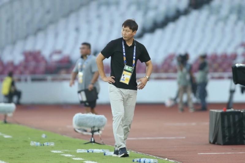 Hàng công U.23 Việt Nam chưa biết cách ghi bàn bằng… chân: Đừng lo, thầy Kim có cách!- Ảnh 3. Hàng công U.23 Việt Nam chưa biết cách ghi bàn bằng… chân: Đừng lo, thầy Kim có cách!- Ảnh 3.