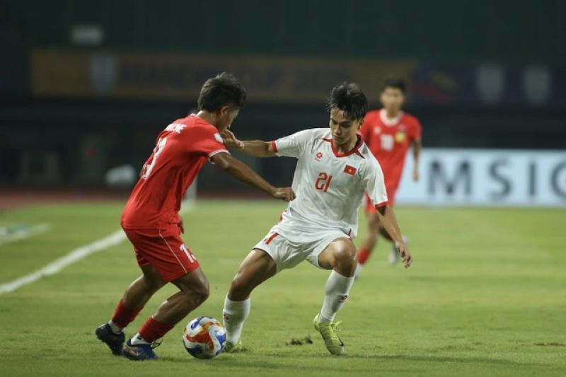 HLV Kim Sang-sik đối mặt với 'canh bạc' của chính mình ở U.23 Việt Nam- Ảnh 2. HLV Kim Sang-sik đối mặt với 'canh bạc' của chính mình ở U.23 Việt Nam- Ảnh 2.