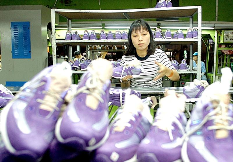 Dệt may, da giày 'căng mình' trước ngày thuế đối ứng có hiệu lực- Ảnh 2. Dệt may, da giày 'căng mình' trước ngày thuế đối ứng có hiệu lực- Ảnh 2.