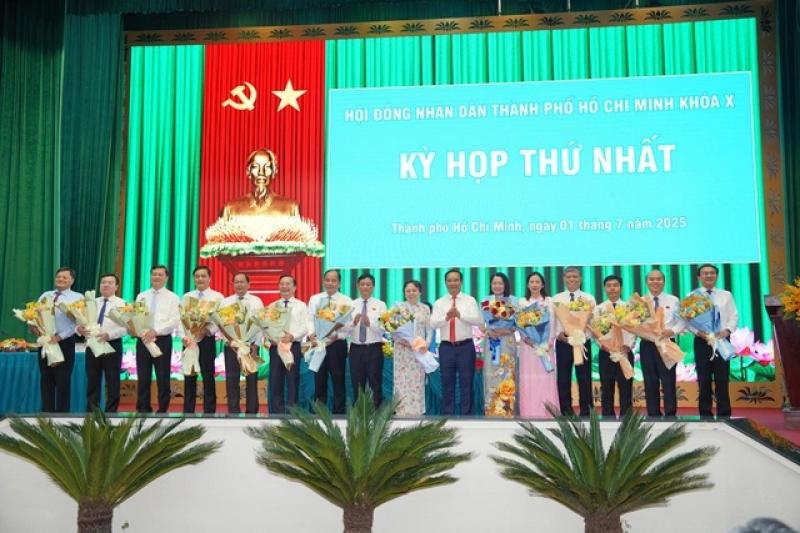 15 giám đốc sở thuộc UBND TP.HCM- Ảnh 1. 15 giám đốc sở thuộc UBND TP.HCM- Ảnh 1.