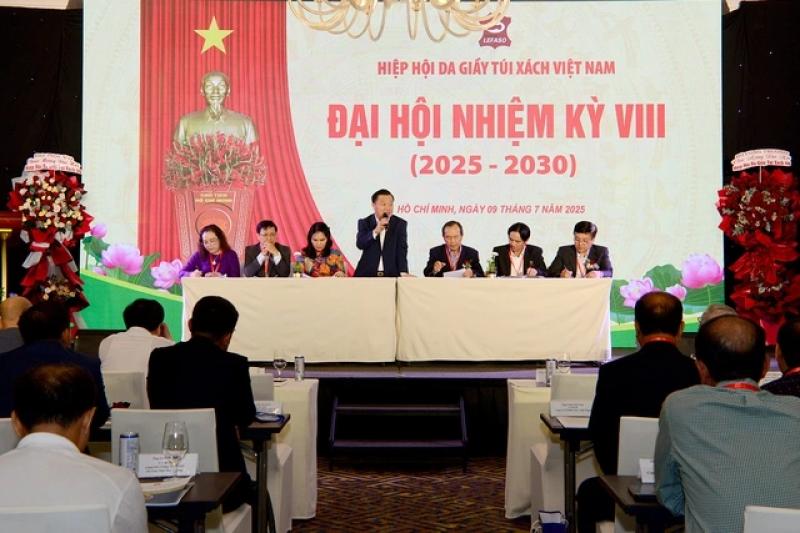 Da giày Việt Nam cơ cấu lại thị trường, bám mục tiêu tăng trưởng xuất khẩu 10%- Ảnh 1. Da giày Việt Nam cơ cấu lại thị trường, bám mục tiêu tăng trưởng xuất khẩu 10%- Ảnh 1.