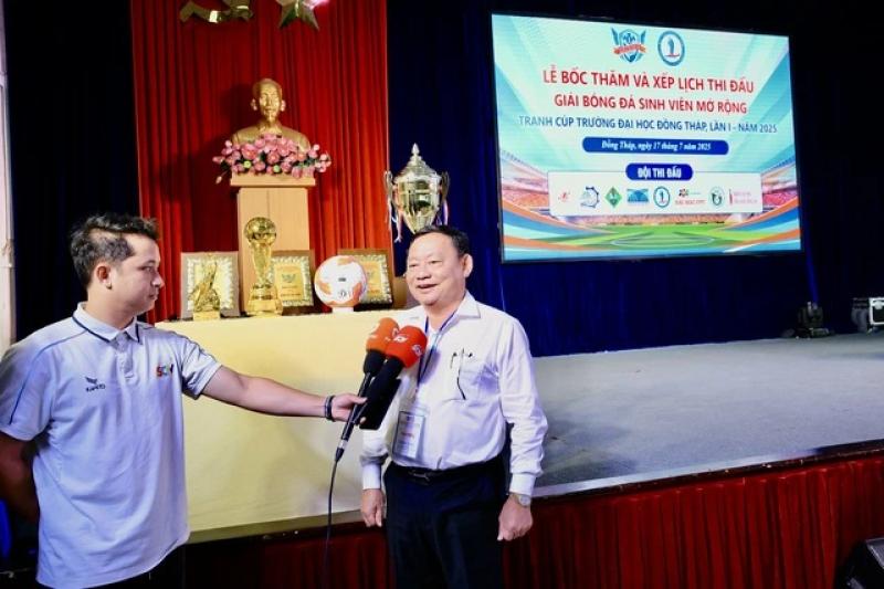 Trường Đại học Đồng Tháp tổ chức giải sinh viên, khánh thành mặt sân tiền tỉ- Ảnh 3. Trường Đại học Đồng Tháp tổ chức giải sinh viên, khánh thành mặt sân tiền tỉ- Ảnh 3.