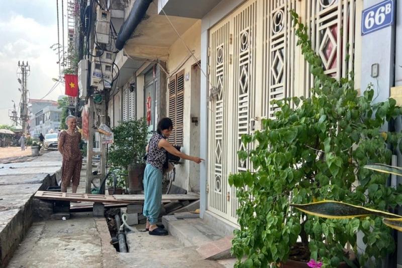 Dân lo phải 'chui' ra khỏi nhà vì làm đường cao hơn nền nhà hơn 1 m - Ảnh 5.