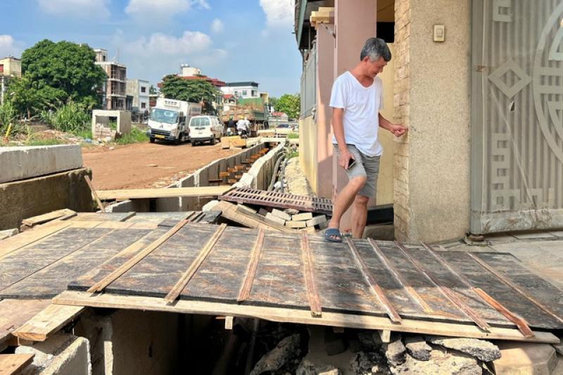 Dân lo phải 'chui' ra khỏi nhà vì làm đường cao hơn nền nhà hơn 1 m - Ảnh 4.