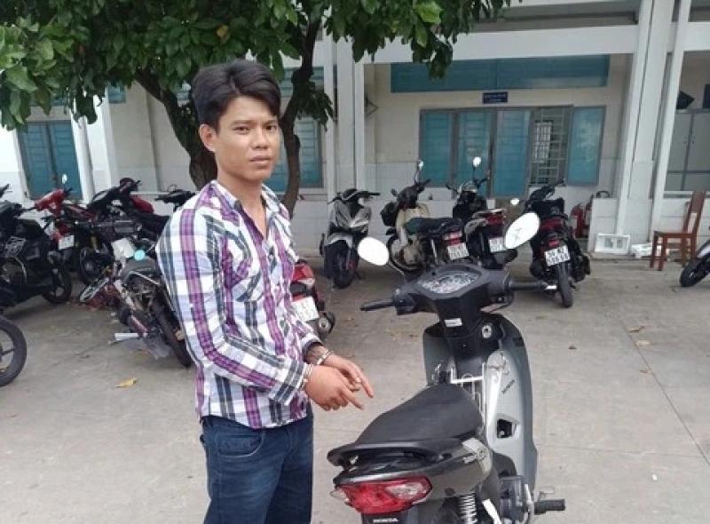 Tuần tra sáng sớm, Công an phường Tân Thuận bắt kẻ 4 tiền án trộm xe máy - Ảnh 1.
