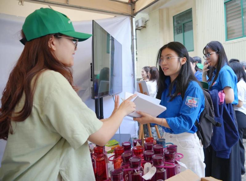 Ngành giáo dục Đà Nẵng tiên phong trong lối sống xanh và Chống ô nhiễm nhựa - Ảnh 4.