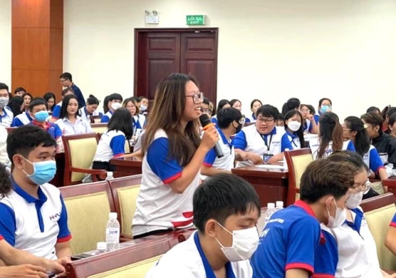Vì sao một trường ĐH tại TP.HCM lấy điểm sàn xét tuyển là 12? - Ảnh 1.