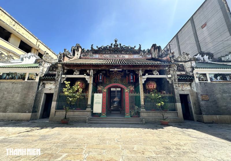 Phường Chợ Lớn có loạt chùa cổ hơn trăm tuổi, lễ hội Tết Nguyên tiêu  - Ảnh 1.