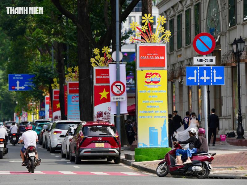 TP.HCM có 457 tuyến đường cắm biển cấm dừng đỗ xe: Vì sao? - Ảnh 1.