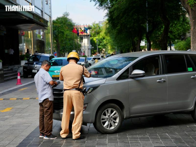 Bị CSGT thổi phạt, tài xế 'khóc ròng' vì quên mật khẩu VNeID, không mở được GPLX - Ảnh 5.