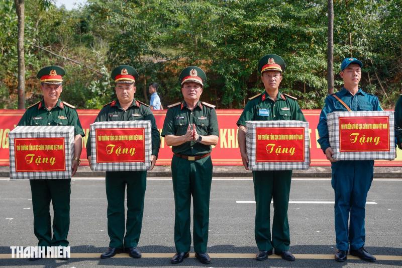 Chiến sĩ đẫm mồ hôi, 'gồng mình' trên mặt đường ảo ảnh luyện tập cho nhiệm vụ A80- Ảnh 20. Chiến sĩ đẫm mồ hôi, 'gồng mình' trên mặt đường ảo ảnh luyện tập cho nhiệm vụ A80- Ảnh 20.