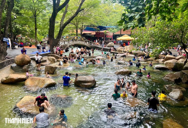 'Tắm suối trong rừng' ngay tại TP.HCM chỉ 3 ngày cuối tuần: Mùa hè tuyệt vời - Ảnh 7.