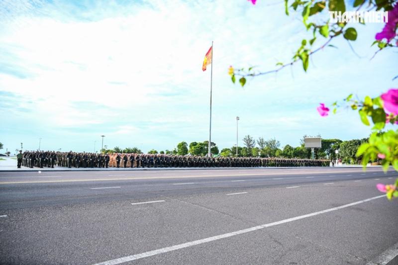 Mãn nhãn màn biểu diễn võ thuật trong lễ ra quân của Công an tỉnh Gia Lai - Ảnh 27.