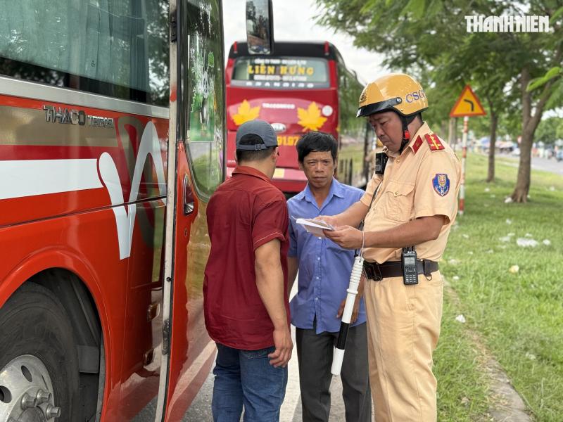 CSGT TP.HCM phạt gần 7.000 tài xế xe khách vì những lỗi này - Ảnh 1.