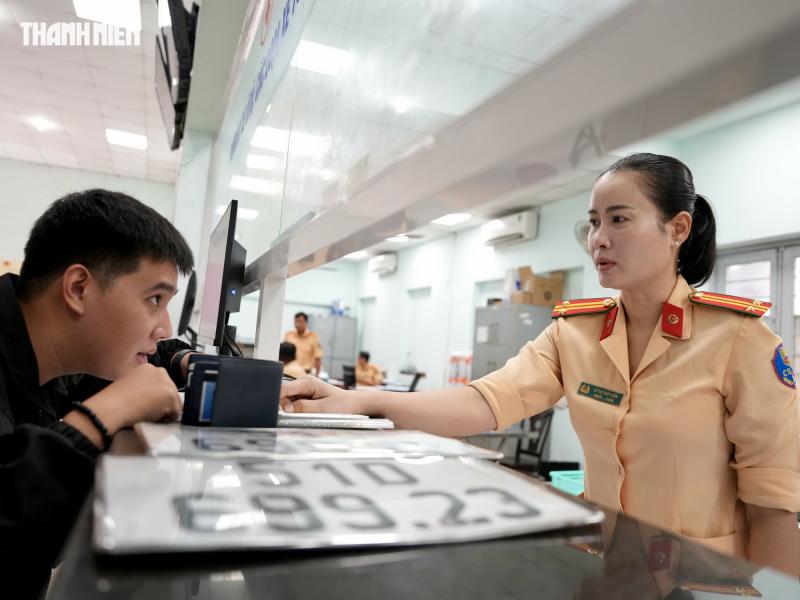Người dân TP.HCM có thể đăng ký xe ô tô, xe máy tại 168 trụ sở công an- Ảnh 3. Người dân TP.HCM có thể đăng ký xe ô tô, xe máy tại 168 trụ sở công an- Ảnh 3.