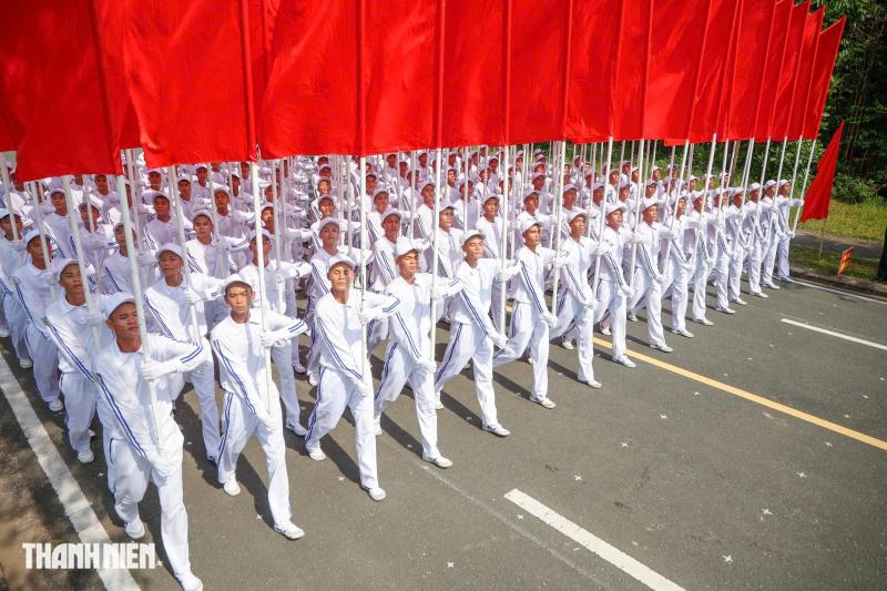 Chiến sĩ đẫm mồ hôi, 'gồng mình' trên mặt đường ảo ảnh luyện tập cho nhiệm vụ A80- Ảnh 18. Chiến sĩ đẫm mồ hôi, 'gồng mình' trên mặt đường ảo ảnh luyện tập cho nhiệm vụ A80- Ảnh 18.