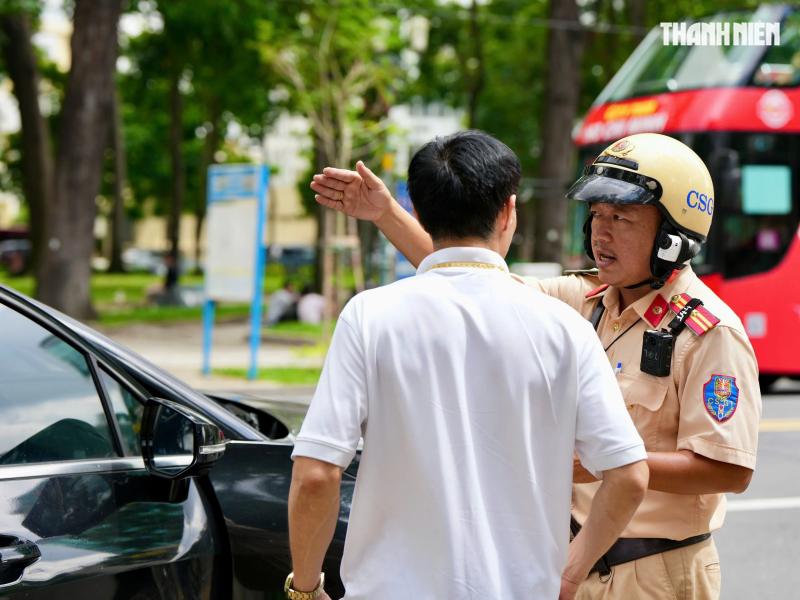 Quán cà phê che biển số xe đỗ sai cho khách: CSGT nói gì? - Ảnh 7.