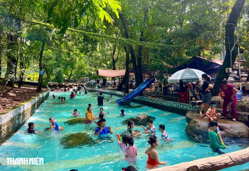 'Tắm suối trong rừng' ngay tại TP.HCM chỉ 3 ngày cuối tuần: Mùa hè tuyệt vời - Ảnh 6.