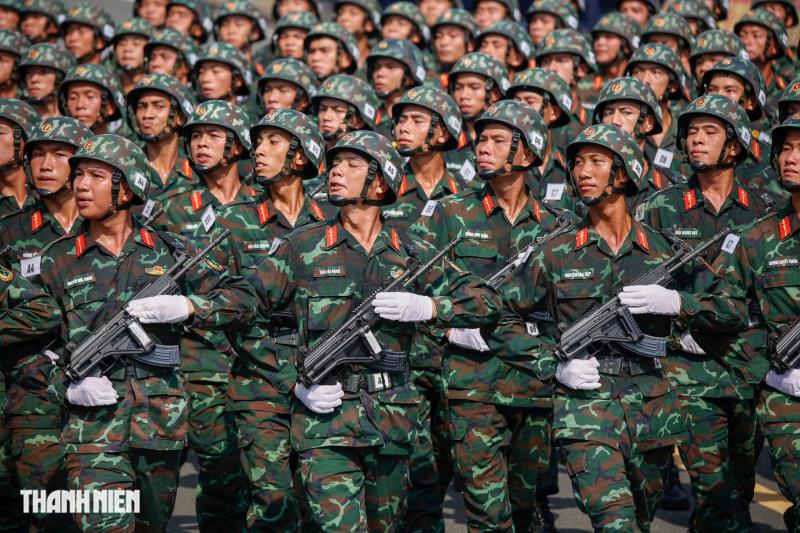 Chiến sĩ đẫm mồ hôi, 'gồng mình' trên mặt đường ảo ảnh luyện tập cho nhiệm vụ A80- Ảnh 15. Chiến sĩ đẫm mồ hôi, 'gồng mình' trên mặt đường ảo ảnh luyện tập cho nhiệm vụ A80- Ảnh 15.