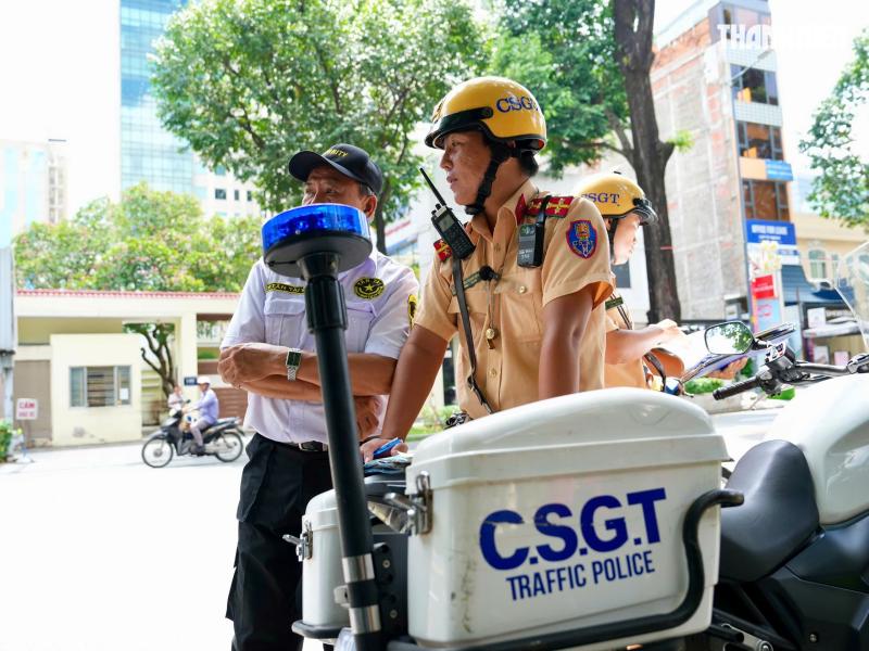 Quán cà phê che biển số xe đỗ sai cho khách: CSGT nói gì? - Ảnh 5.
