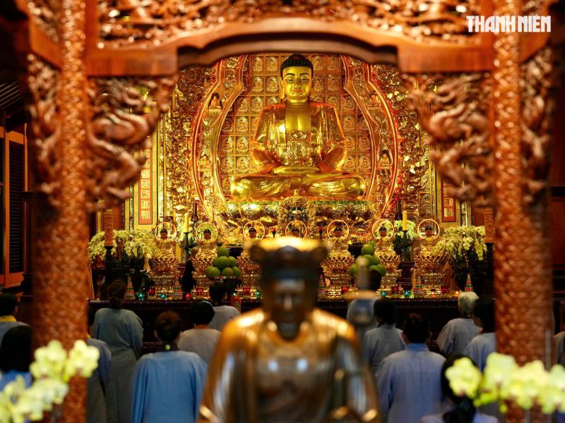 Hơn 18.000 ngôi chùa cả nước cử chuông trống bát nhã cầu quốc thái dân an sáng nay- Ảnh 5.