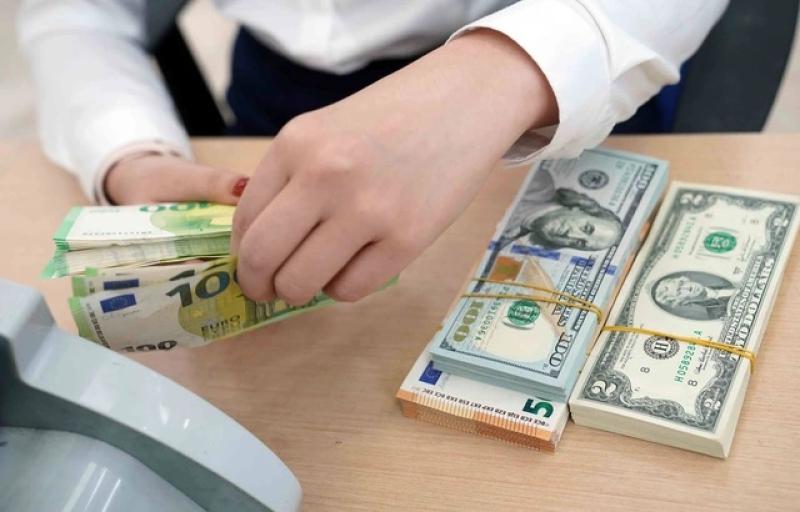 Giá USD hôm nay 15.7.2025: Ngân hàng đồng loạt tăng- Ảnh 1. Giá USD hôm nay 15.7.2025: Ngân hàng đồng loạt tăng- Ảnh 1.