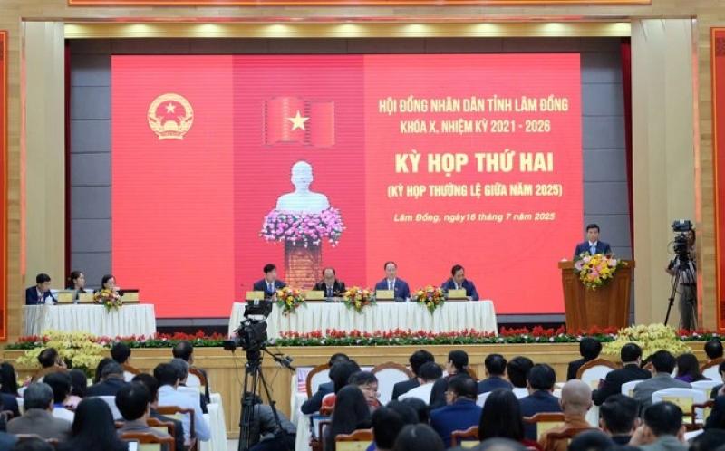Lâm Đồng chi hơn 68,6 tỉ đồng hỗ trợ cán bộ sau sáp nhập- Ảnh 1. Lâm Đồng chi hơn 68,6 tỉ đồng hỗ trợ cán bộ sau sáp nhập- Ảnh 1.