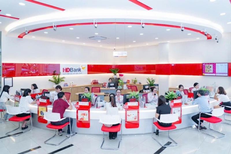 HDBank lãi 10.068 tỉ đồng, ROE lên 26,5% trong 6 tháng đầu năm - Ảnh 1.