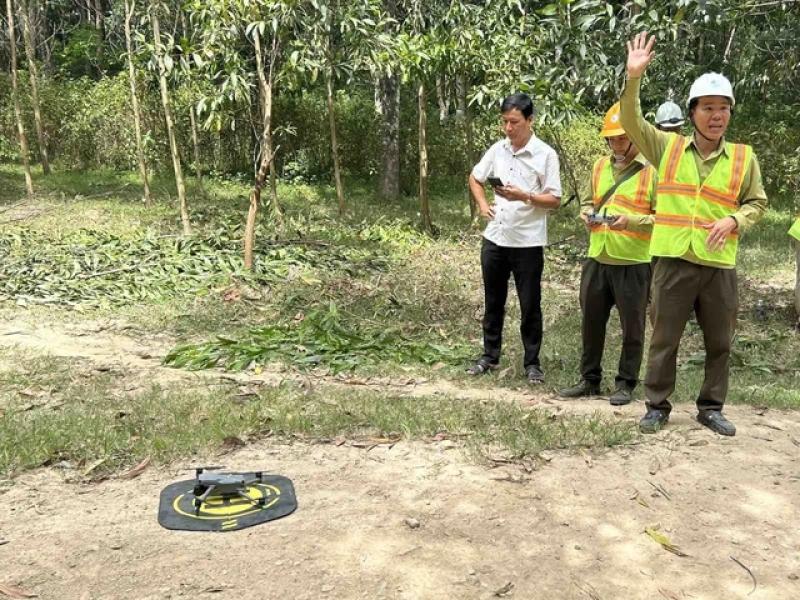 Khi drone tuần thám rừng - Ảnh 3.