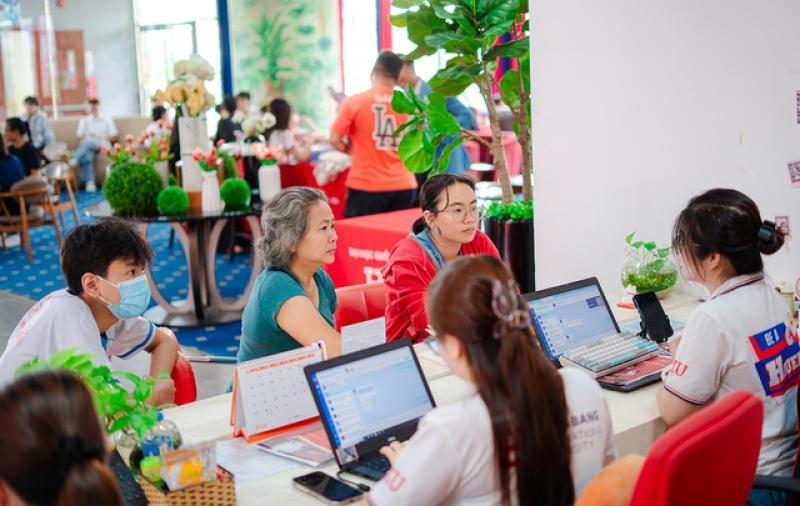 Trường Đại học Quốc tế Hồng Bàng công bố điểm sàn xét tuyển 2025- Ảnh 1. Trường Đại học Quốc tế Hồng Bàng công bố điểm sàn xét tuyển 2025- Ảnh 1.