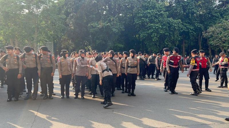 Cảnh sát và đặc nhiệm rất đông, chung kết U.23 Indonesia đại chiến Việt Nam cực nóng! - Ảnh 3. Cảnh sát và đặc nhiệm rất đông, chung kết U.23 Indonesia đại chiến Việt Nam cực nóng! - Ảnh 3.