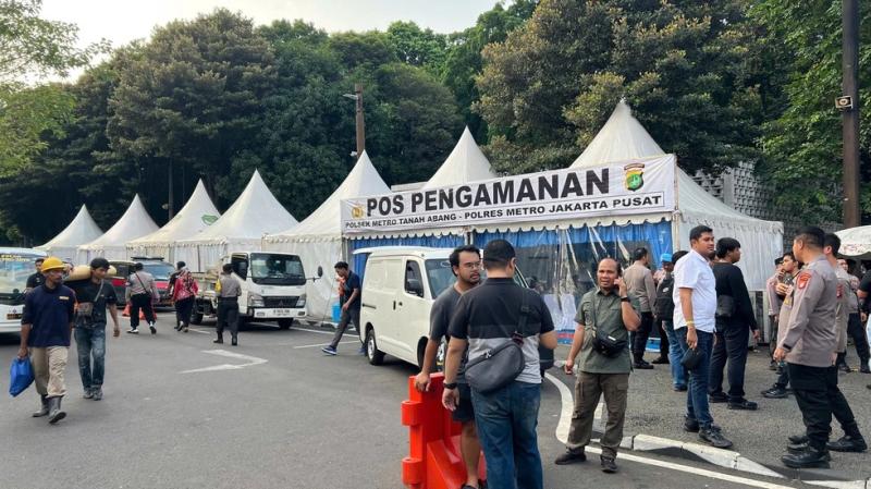 Cảnh sát và đặc nhiệm rất đông, chung kết U.23 Indonesia đại chiến Việt Nam cực nóng! - Ảnh 7. Cảnh sát và đặc nhiệm rất đông, chung kết U.23 Indonesia đại chiến Việt Nam cực nóng! - Ảnh 7.