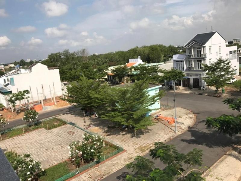 Một dòng chữ, cả gia sản: Đã đến lúc phải tháo xiềng cho đất đai - Ảnh 2.