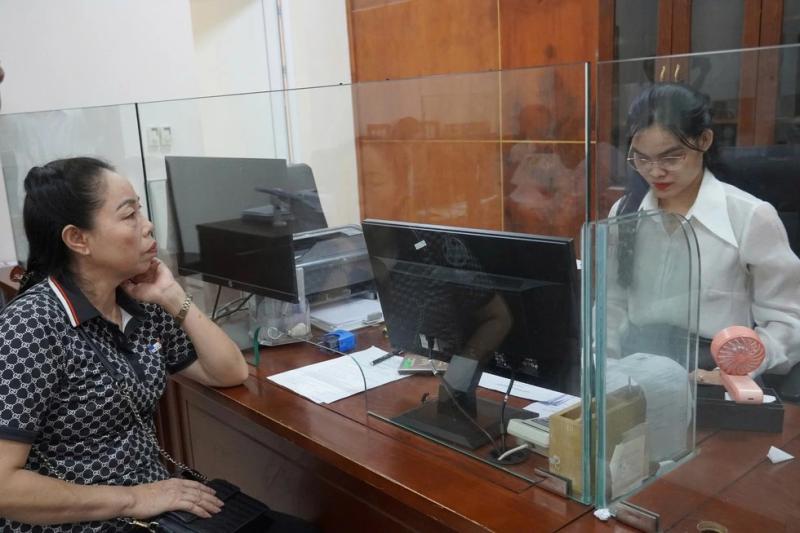 Bất ngờ chuyển dạ, du khách Thái Lan làm giấy khai sinh cho con ở Quảng Trị- Ảnh 1.