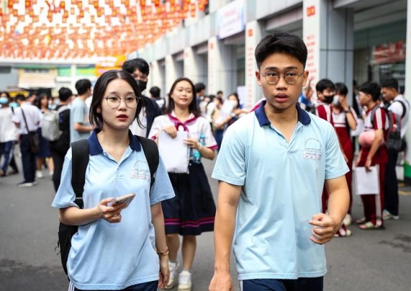 Điểm sàn Trường ĐH Khoa học xã hội và nhân văn TP.HCM năm 2025 giảm nhẹ - Ảnh 1.