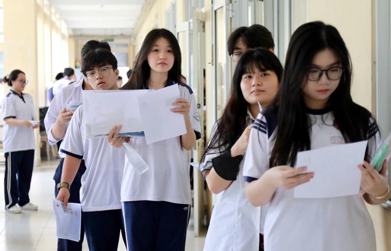Thí sinh có cần nộp lệ phí xét tuyển cho tất cả nguyện vọng xét tuyển không? - Ảnh 1. Thí sinh có cần nộp lệ phí xét tuyển cho tất cả nguyện vọng xét tuyển không? - Ảnh 1.