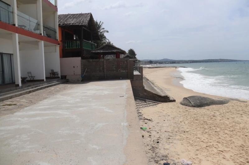 Những con 'quái vật' ở biển Mũi Né: Ý kiến trái chiều về kè biển- Ảnh 3. Những con 'quái vật' ở biển Mũi Né: Ý kiến trái chiều về kè biển- Ảnh 3.