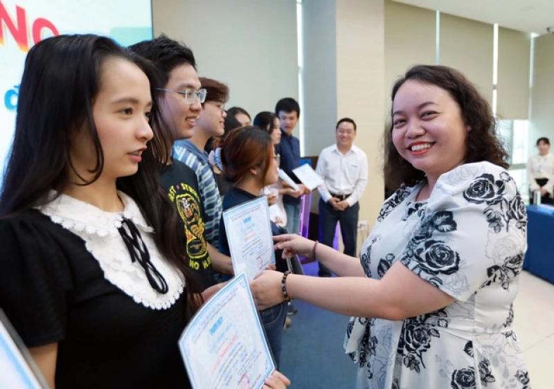 Sinh viên ngành truyền thông đa phương tiện UMT nhận chứng nhận của Báo Thanh Niên - Ảnh 3.