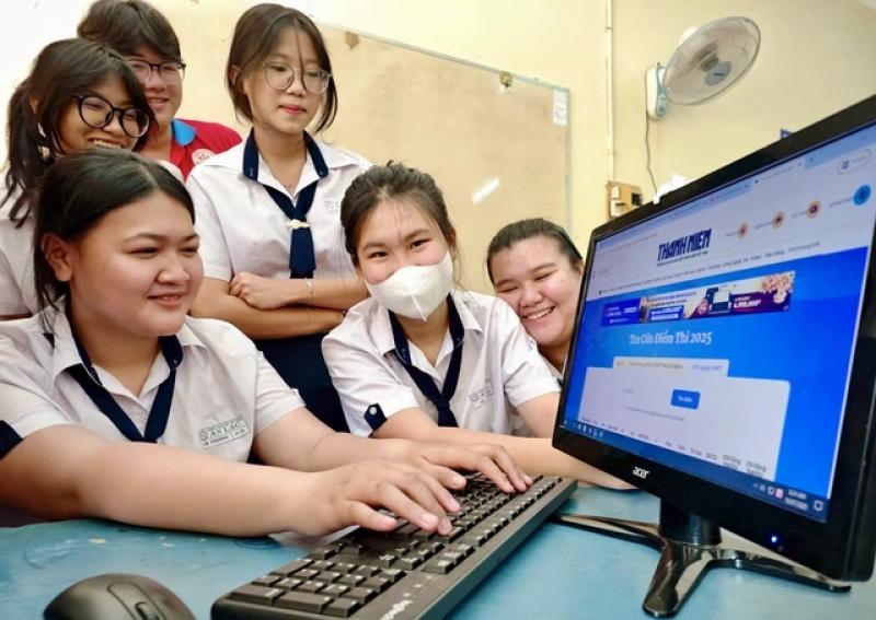 Thêm 2 trường ĐH công bố điểm sàn xét tuyển, trung bình 5 điểm/môn- Ảnh 1. Thêm 2 trường ĐH công bố điểm sàn xét tuyển, trung bình 5 điểm/môn- Ảnh 1.