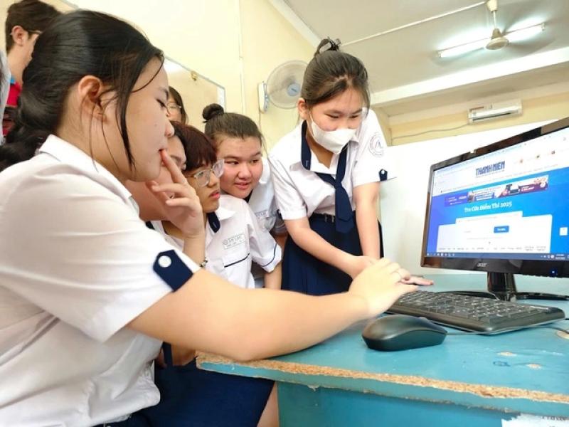 Tuyển sinh ĐH 2025: Trường hợp nào thí sinh nên điều chỉnh nguyện vọng xét tuyển? - Ảnh 1.