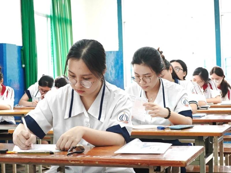 Điểm sàn xét tuyển và điểm chuẩn dưới 15 có vi phạm quy chế? - Ảnh 1.