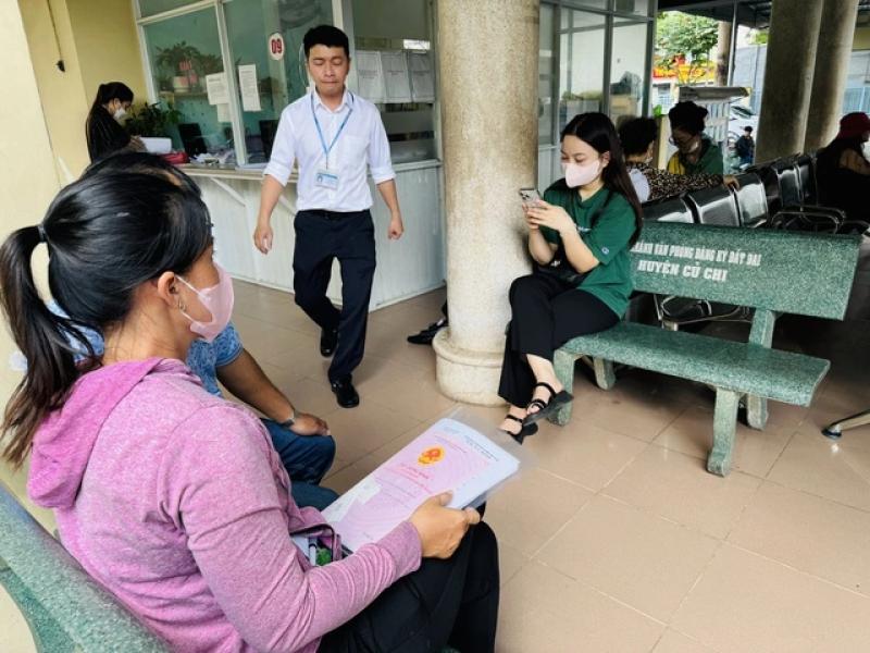 TP.HCM cấp phôi sổ hồng cho 168 xã, phường - Ảnh 1.