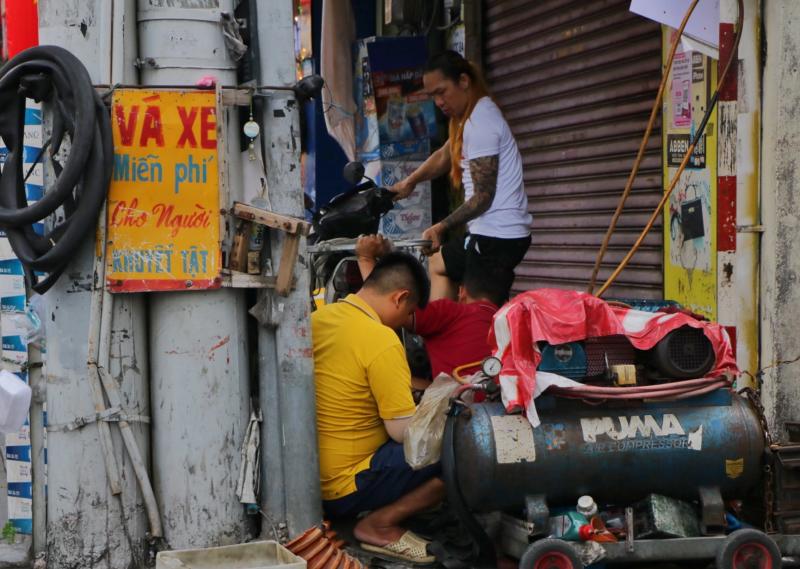 Phường mới ở TP.HCM: 'Thấy là thương' những bảng thông báo miễn phí, nghĩa tình, hào sảng - Ảnh 2.