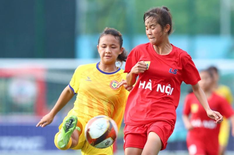 U.16 Hà Nội vẫn dẫn đầu giải U.16 nữ quốc gia, U.16 Sơn La hòa nghẹt thở- Ảnh 3. U.16 Hà Nội vẫn dẫn đầu giải U.16 nữ quốc gia, U.16 Sơn La hòa nghẹt thở- Ảnh 3.
