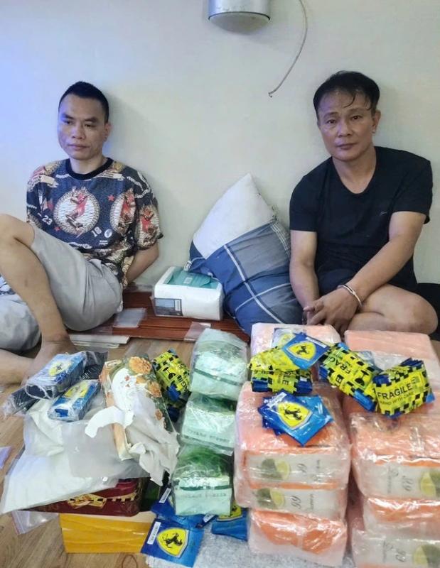 Phá đường dây buôn ma túy do người đang điều trị tâm thần cầm đầu - Ảnh 2.