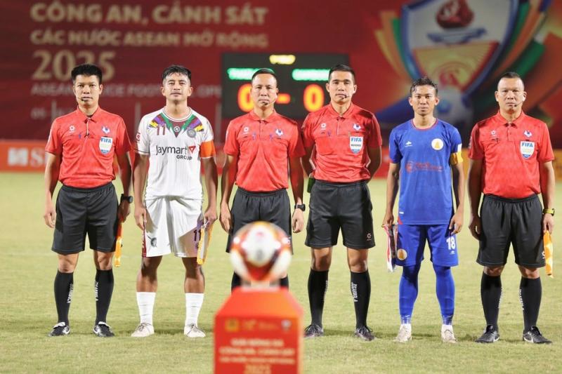 Xác định 4 đội vào bán kết giải Công an-Cảnh sát ASEAN: Có Việt Nam và Thái Lan- Ảnh 1. Xác định 4 đội vào bán kết giải Công an-Cảnh sát ASEAN: Có Việt Nam và Thái Lan- Ảnh 1.