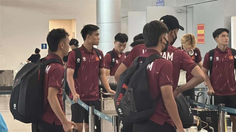 U.23 Việt Nam lên đường dự giải U.23 Đông Nam Á: Quyết mang cúp trở về- Ảnh 11. U.23 Việt Nam lên đường dự giải U.23 Đông Nam Á: Quyết mang cúp trở về- Ảnh 11.
