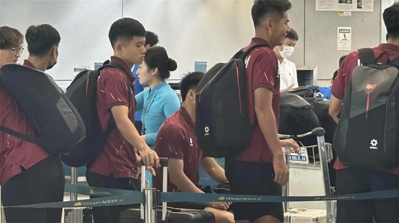 U.23 Việt Nam lên đường dự giải U.23 Đông Nam Á: Quyết mang cúp trở về- Ảnh 14. U.23 Việt Nam lên đường dự giải U.23 Đông Nam Á: Quyết mang cúp trở về- Ảnh 14.