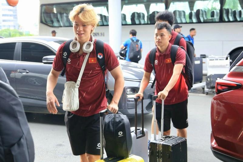 U.23 Việt Nam lên đường dự giải U.23 Đông Nam Á: Quyết mang cúp trở về- Ảnh 3. U.23 Việt Nam lên đường dự giải U.23 Đông Nam Á: Quyết mang cúp trở về- Ảnh 3.