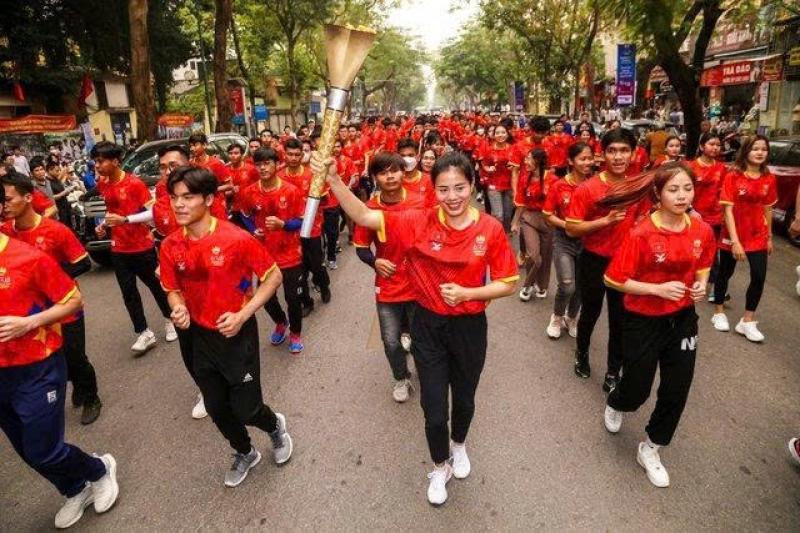 Sự nghiệp lộng lẫy của Nguyễn Thị Huyền- Ảnh 6. Sự nghiệp lộng lẫy của Nguyễn Thị Huyền- Ảnh 6.